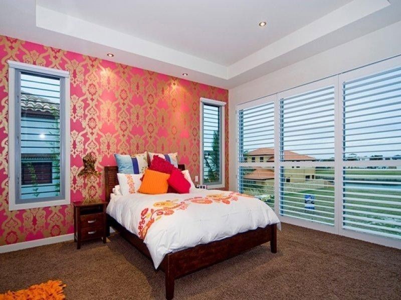 74 Royal Albert Crescent, Sovereign Islands QLD 4216