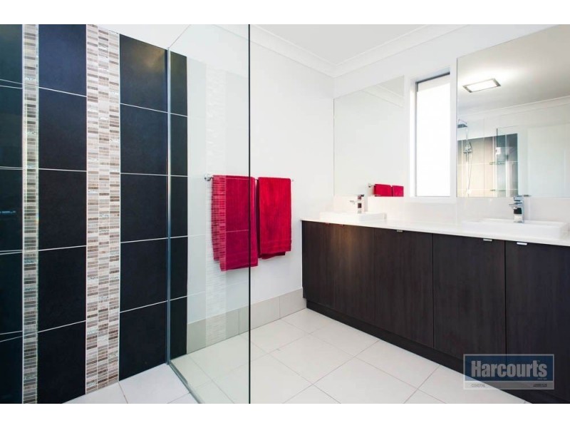 105 Compass Drive, Biggera Waters QLD 4216