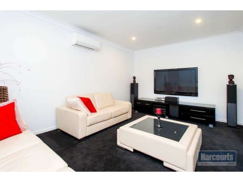 105 Compass Drive, Biggera Waters QLD 4216