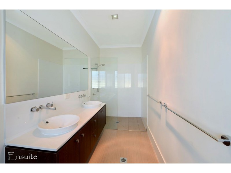 21 Worchester Terrace, Reedy Creek QLD 4227