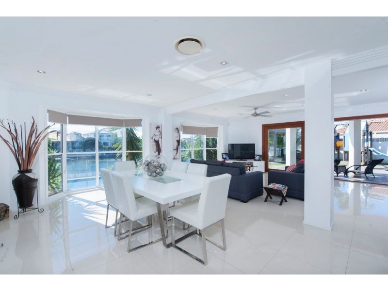 159 Pebble Beach Dr, Runaway Bay QLD 4216