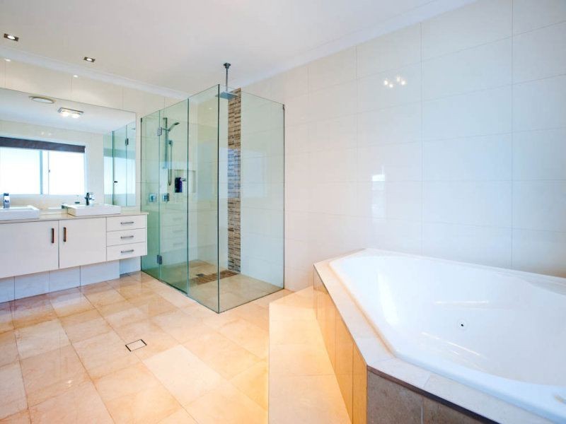 159 Pebble Beach Dr, Runaway Bay QLD 4216