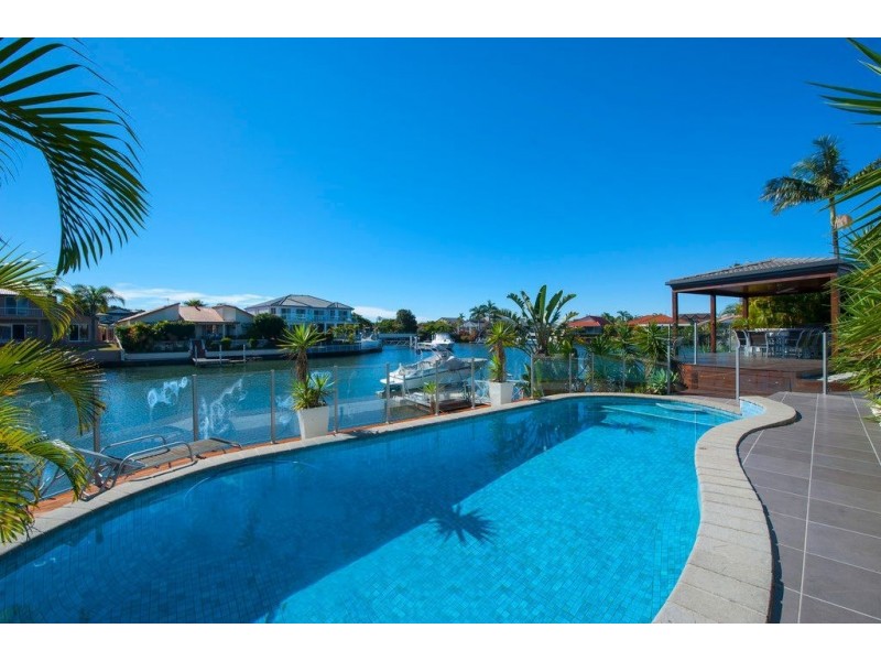 159 Pebble Beach Dr, Runaway Bay QLD 4216