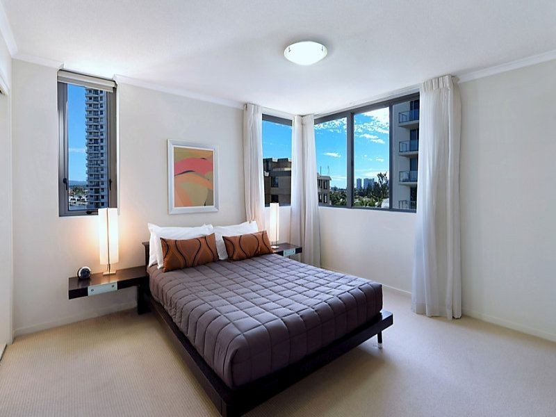 21 Cypress Avenue, Surfers Paradise QLD 4217