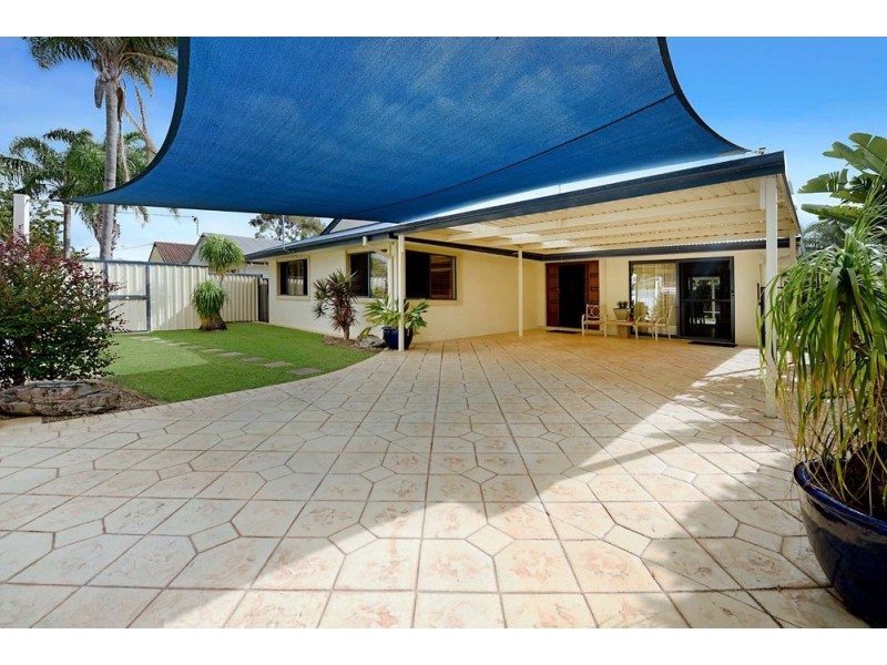 25 Drake Ave, Paradise Point QLD 4216