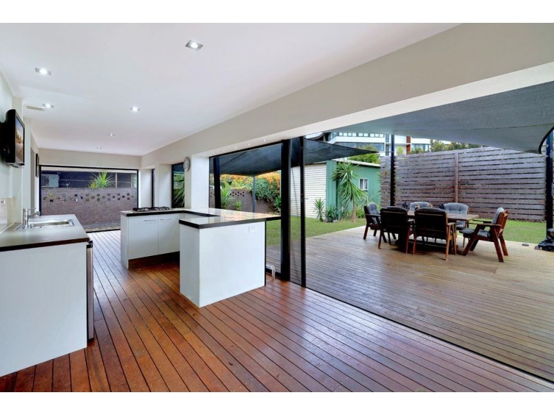 25 Killowill Avenue, Paradise Point QLD 4216