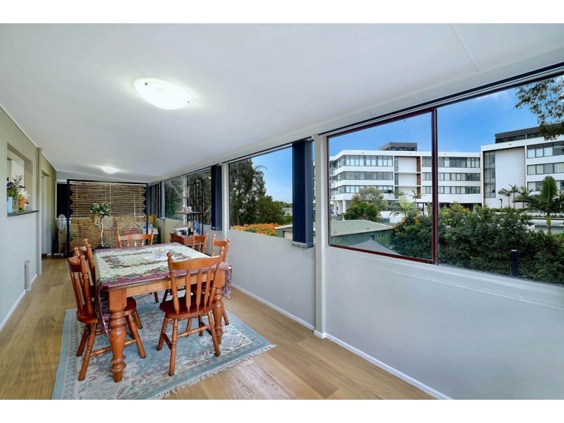 25 Killowill Avenue, Paradise Point QLD 4216