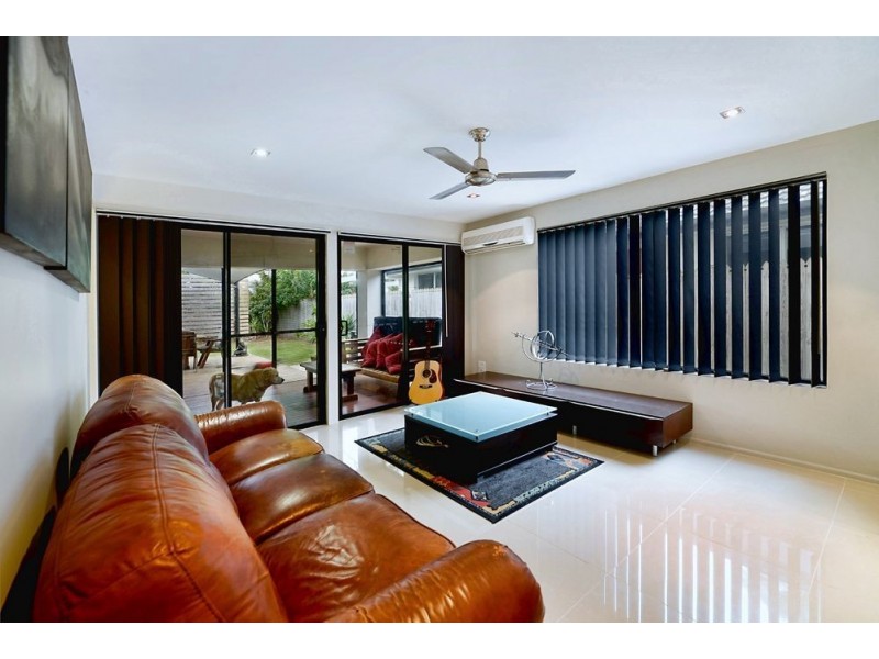 25 Killowill Avenue, Paradise Point QLD 4216