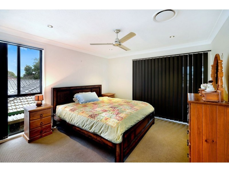 25 Killowill Avenue, Paradise Point QLD 4216