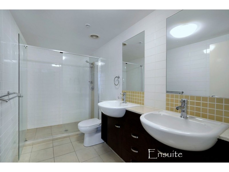 18 Fern Street, Surfers Paradise QLD 4217