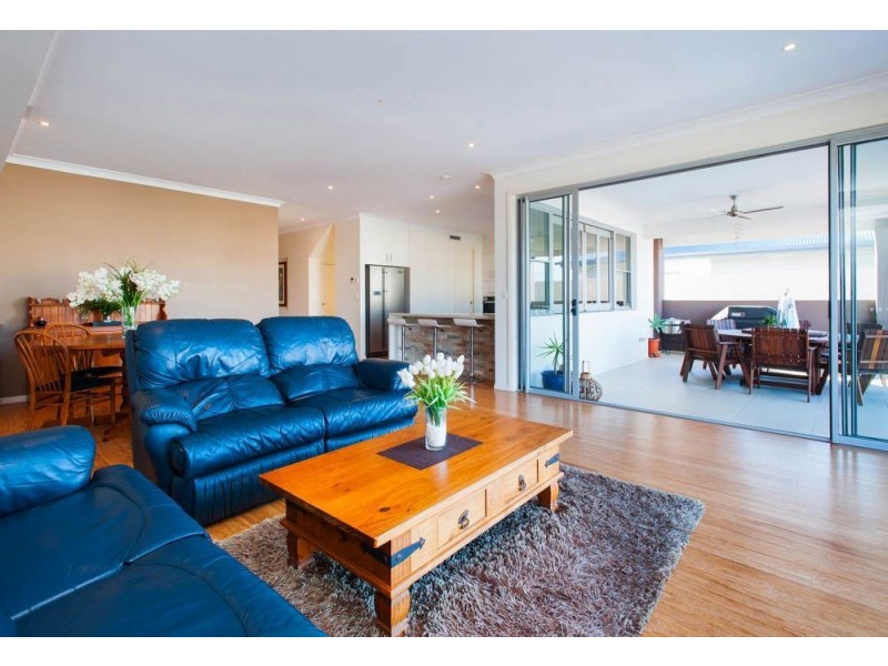 76 East Quay Drive, Biggera Waters QLD 4216