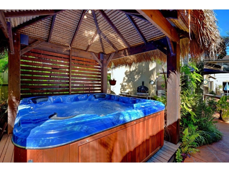 5 O’Grady Drive, Paradise Point QLD 4216