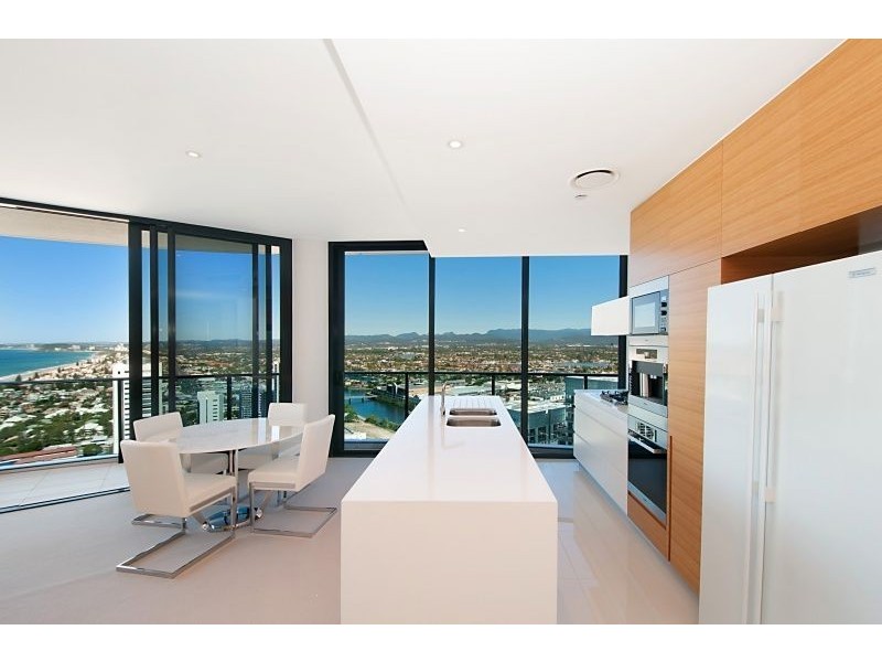 21 Elizabeth Avenue, Broadbeach QLD 4218