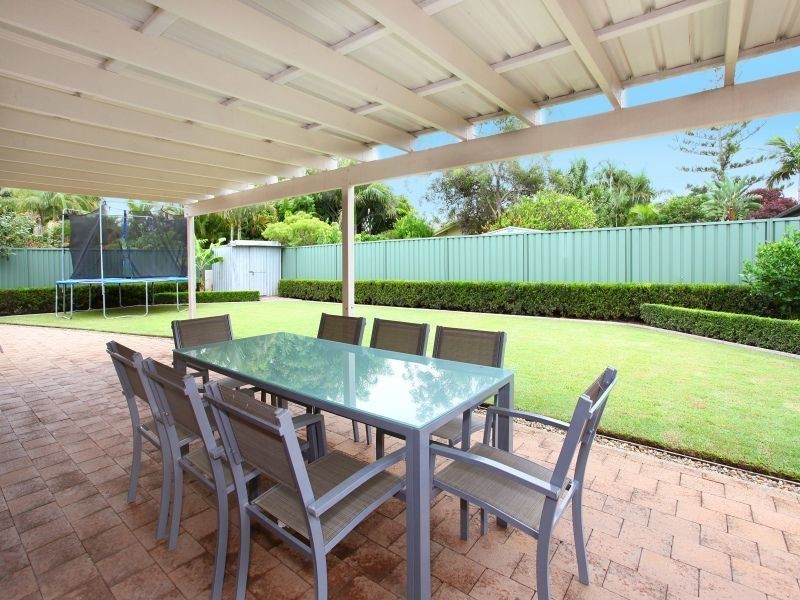 3 Southerly Street, Mermaid Waters QLD 4218