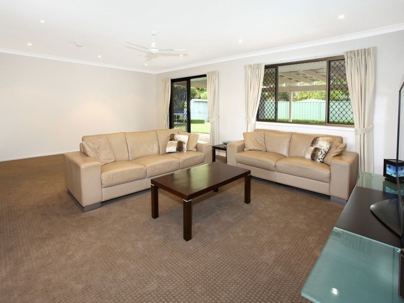 3 Southerly Street, Mermaid Waters QLD 4218