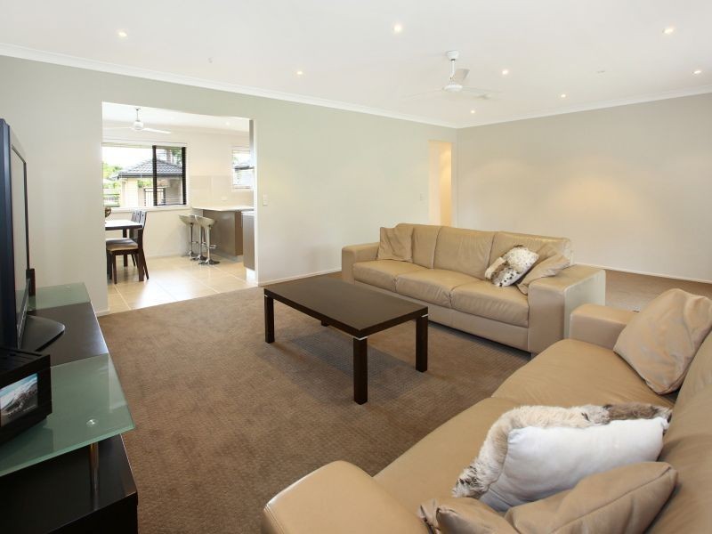 3 Southerly Street, Mermaid Waters QLD 4218