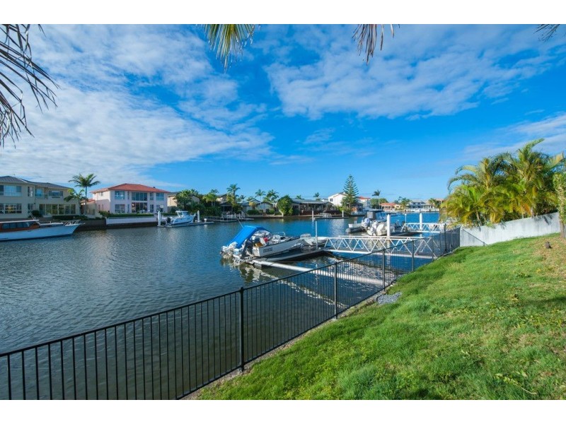 154 Sundance Way, Runaway Bay QLD 4216