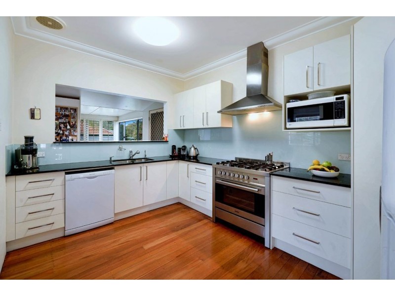 12 Mole Avenue, Southport QLD 4215