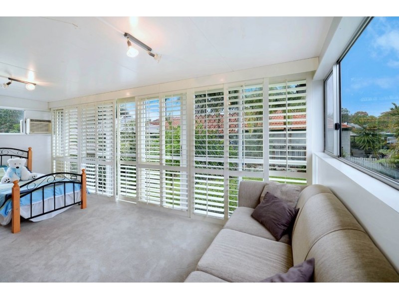 12 Mole Avenue, Southport QLD 4215