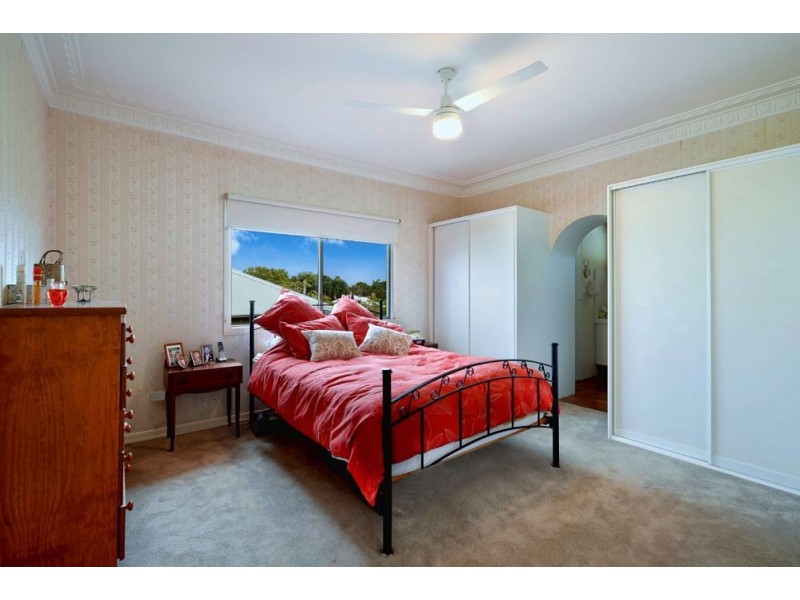 12 Mole Avenue, Southport QLD 4215