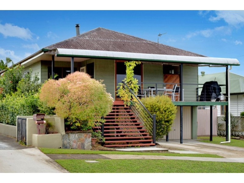 12 Mole Avenue, Southport QLD 4215