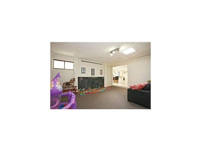 16 Pacific Blvd, Broadbeach Waters QLD 4218