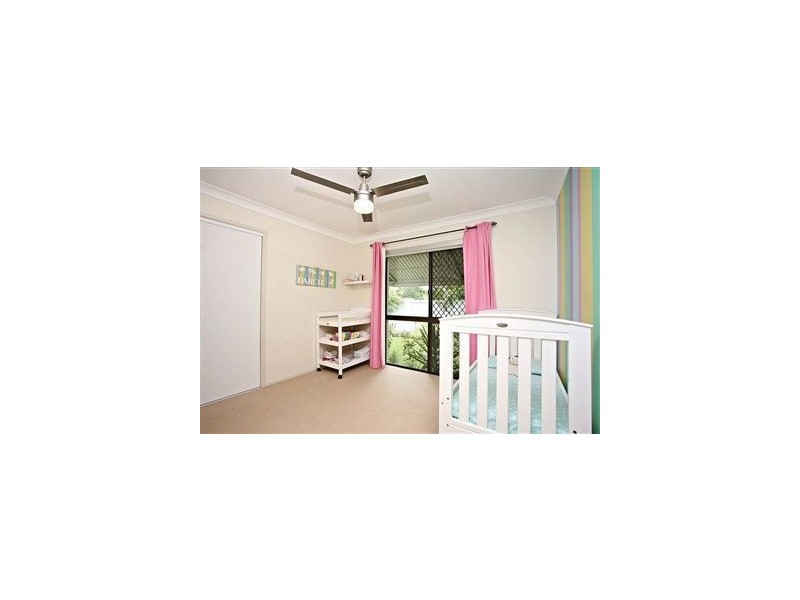 16 Pacific Blvd, Broadbeach Waters QLD 4218