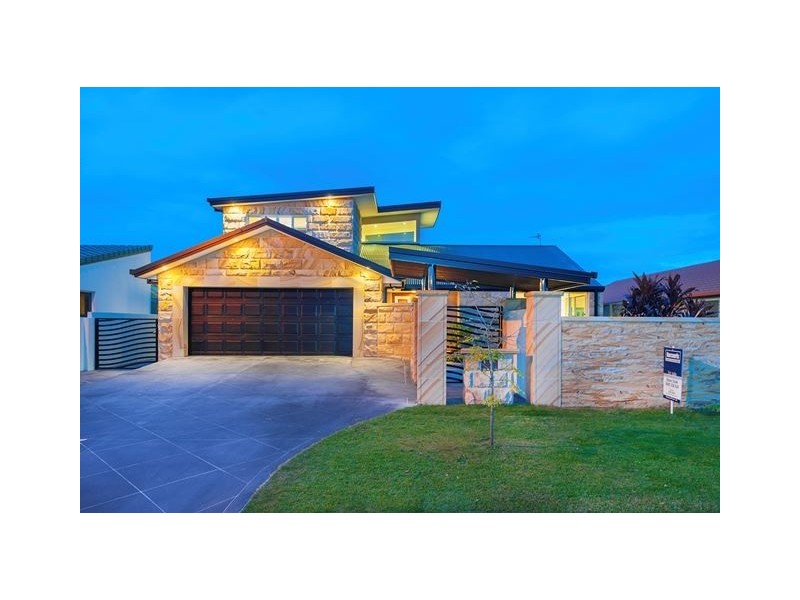 95 Pebble Beach Drive, Runaway Bay QLD 4216