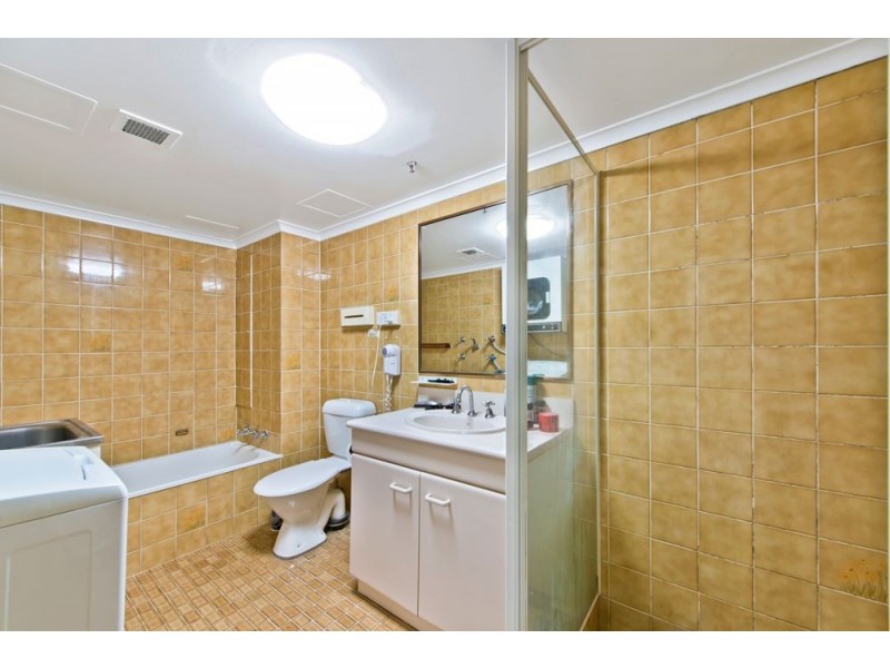 18 Hanlan Street, Surfers Paradise QLD 4217
