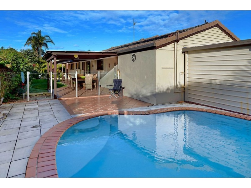 4 Sigatoka Place, Clear Island Waters QLD 4226