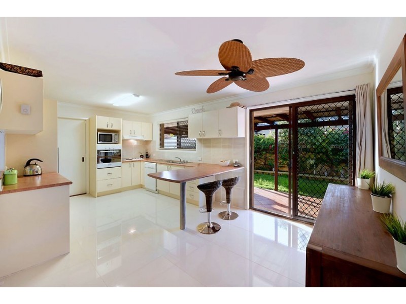 4 Sigatoka Place, Clear Island Waters QLD 4226