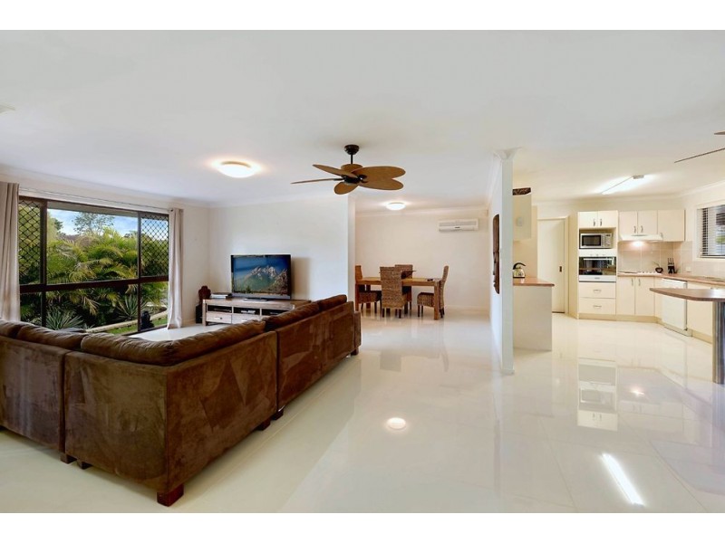 4 Sigatoka Place, Clear Island Waters QLD 4226