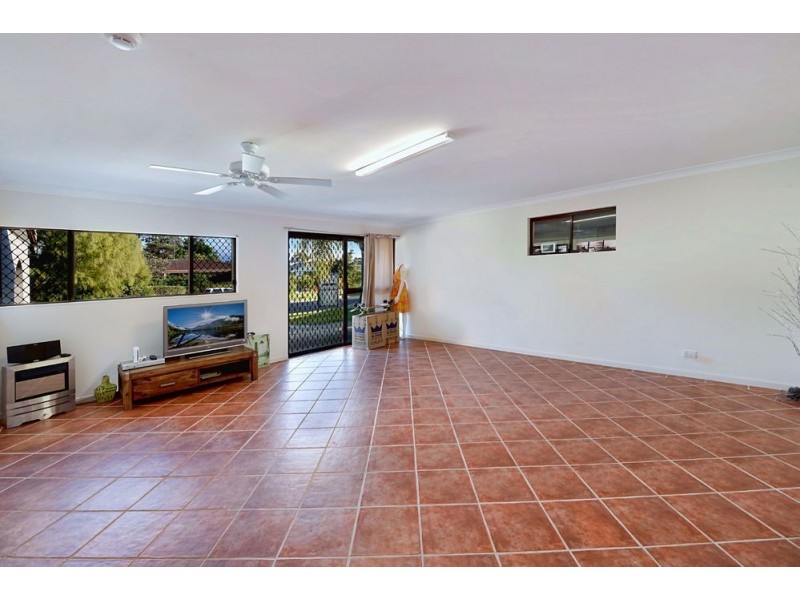 4 Sigatoka Place, Clear Island Waters QLD 4226