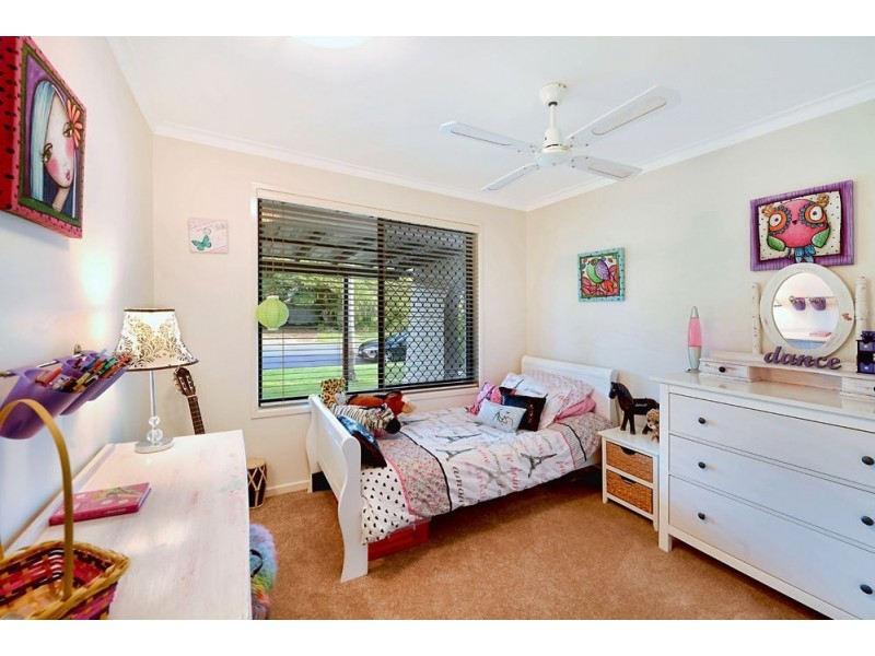 4 Sigatoka Place, Clear Island Waters QLD 4226