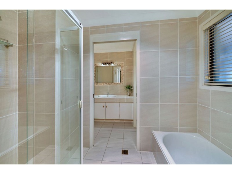 4 Sigatoka Place, Clear Island Waters QLD 4226