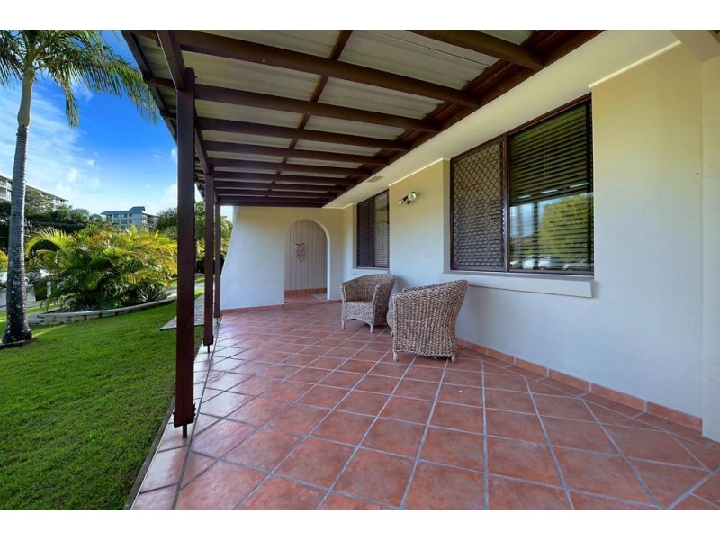 4 Sigatoka Place, Clear Island Waters QLD 4226
