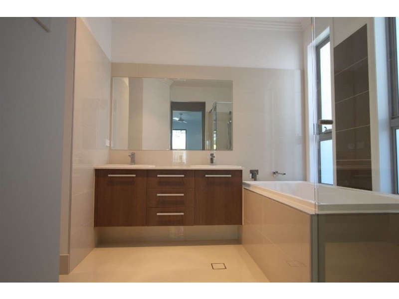 1/24 Compass Drive, Biggera Waters QLD 4216