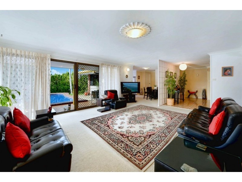 69 Witt Avenue, Carrara QLD 4211