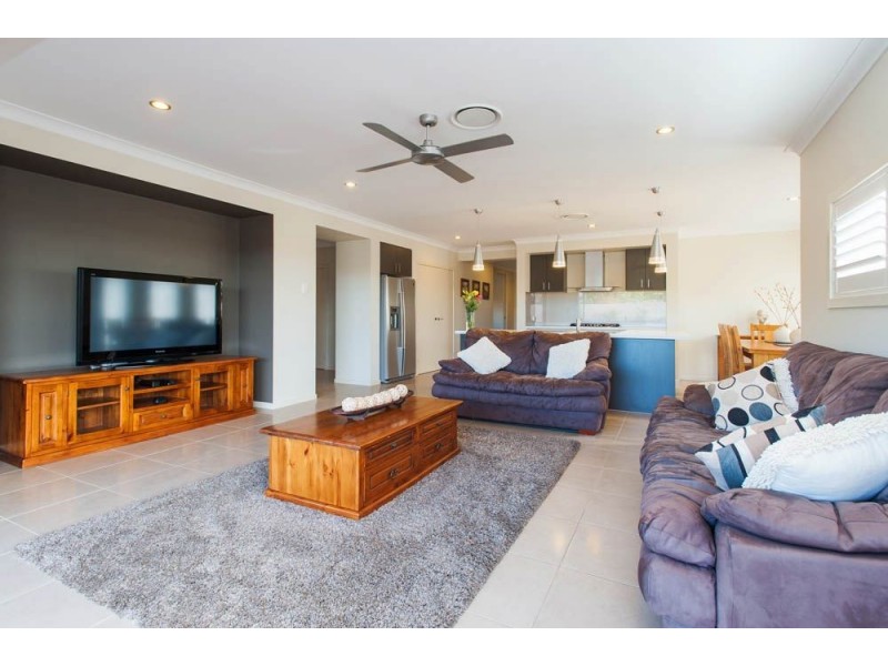 23 Galley Rd, Hope Island QLD 4212