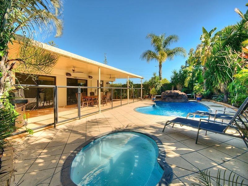 57 St Andrews Avenue, Surfers Paradise QLD 4217