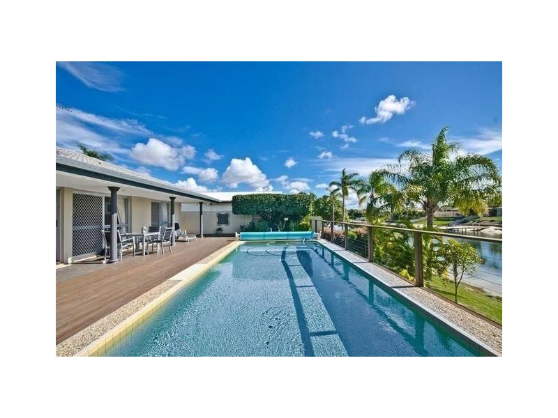 11 Delungra Street, Broadbeach Waters QLD 4218