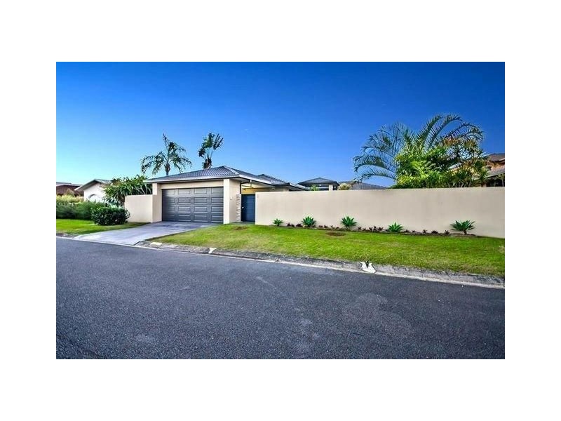 11 Delungra Street, Broadbeach Waters QLD 4218