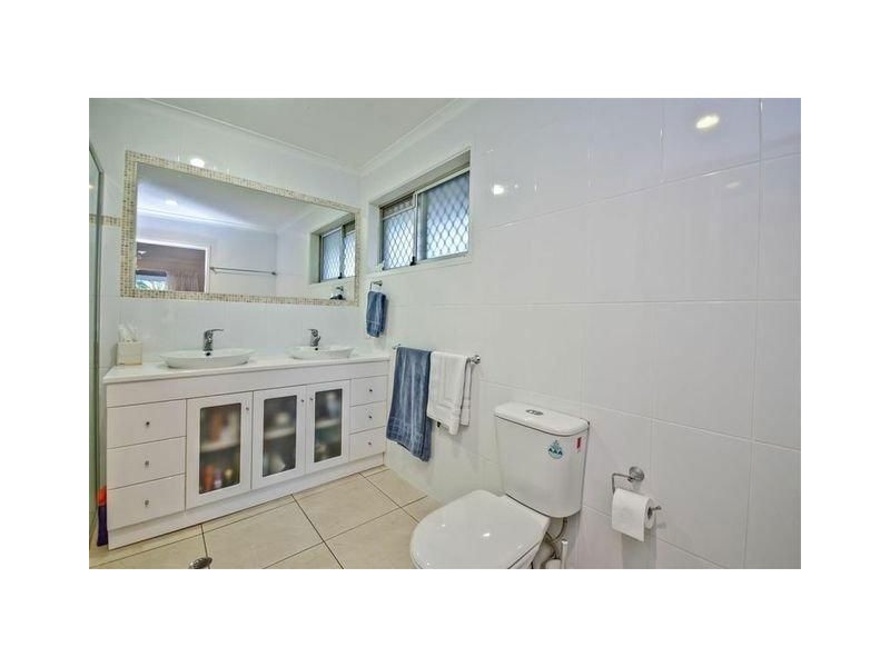 11 Delungra Street, Broadbeach Waters QLD 4218