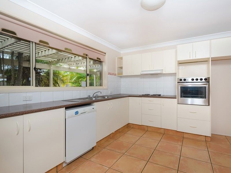 94 Hooker Boulevard, Mermaid Waters QLD 4218