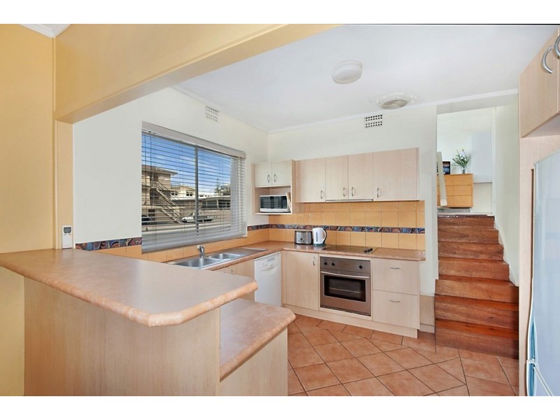 1 Heron Avenue, Mermaid Beach QLD 4218