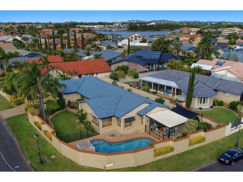 46 Santa Cruz Boulevard, Clear Island Waters QLD 4226