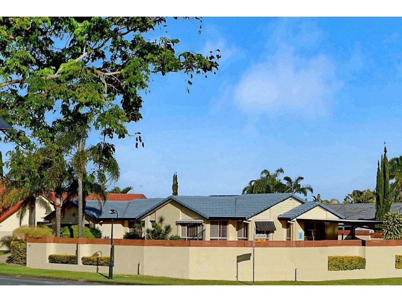 46 Santa Cruz Boulevard, Clear Island Waters QLD 4226