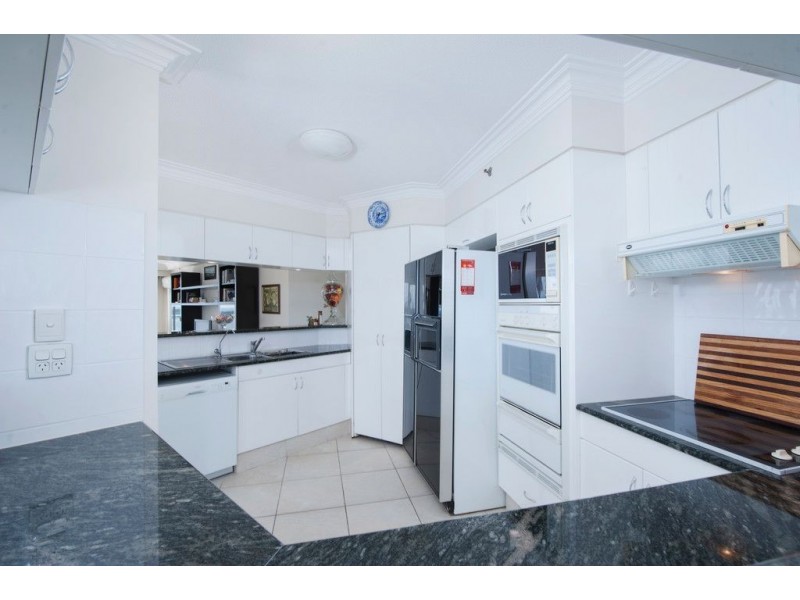 15A/5 Bayview St, Runaway Bay QLD 4216