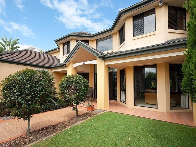 14 Cleland Crescent, Broadbeach Waters QLD 4218