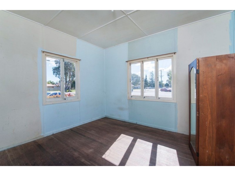 50 Falkinder Avenue, Paradise Point QLD 4216